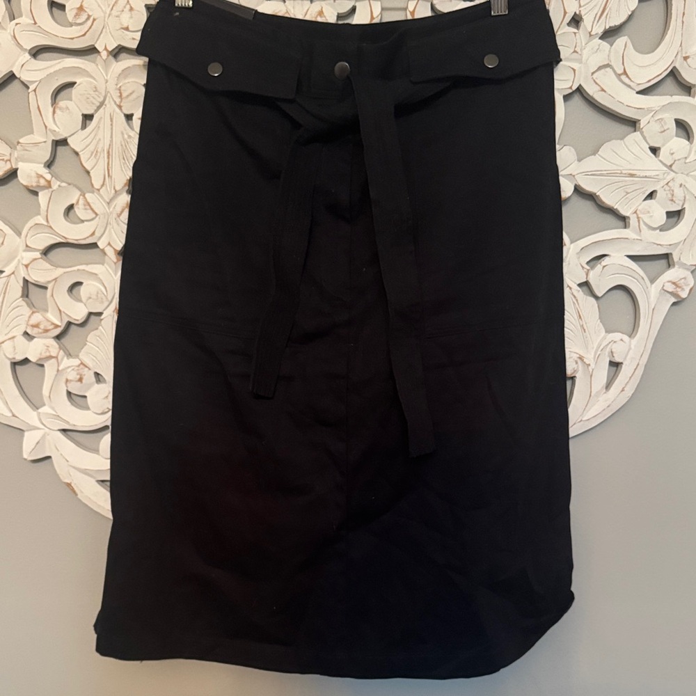 Banana republic black skirt NWT size 12
